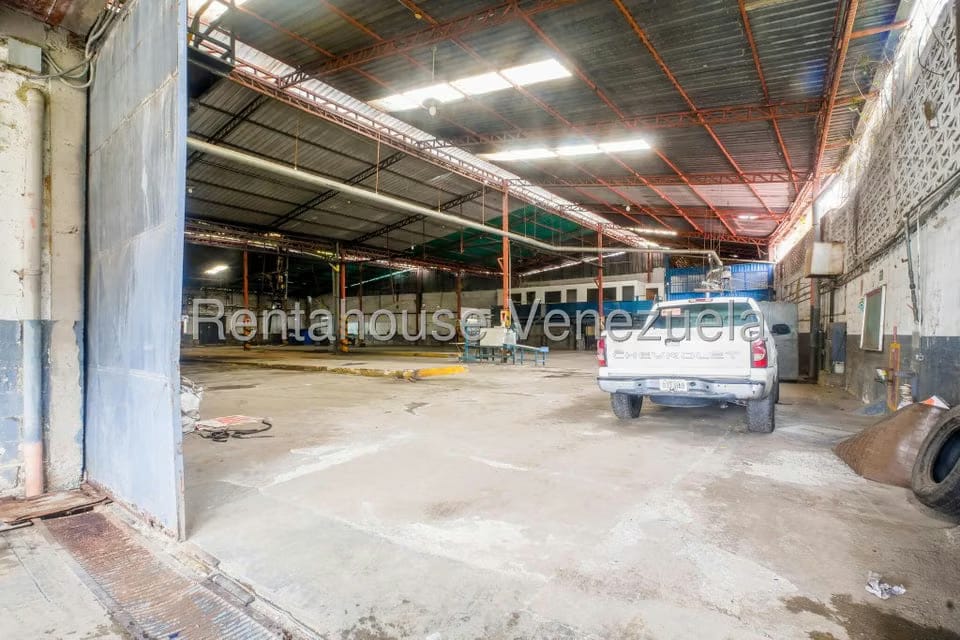 Comercial (Local Comercial) en Venta en Parque Caiza, Distrito Metropolitano - 14