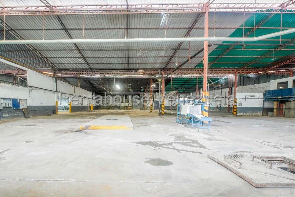 Comercial (Local Comercial) en Venta en Parque Caiza, Distrito Metropolitano - 15