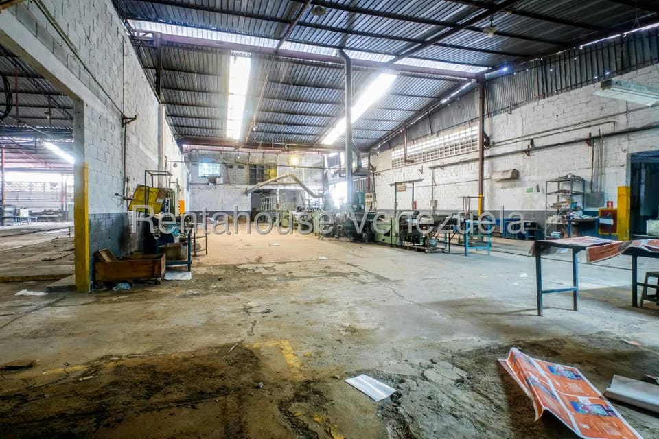 Comercial (Local Comercial) en Venta en Parque Caiza, Distrito Metropolitano - 19