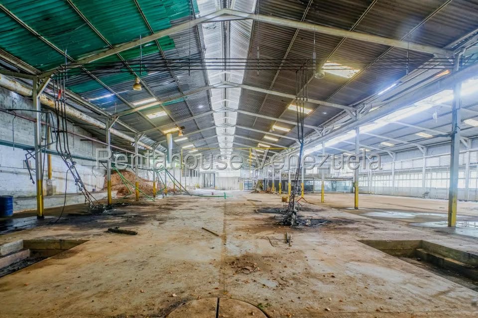 Comercial (Local Comercial) en Venta en Parque Caiza, Distrito Metropolitano - 23