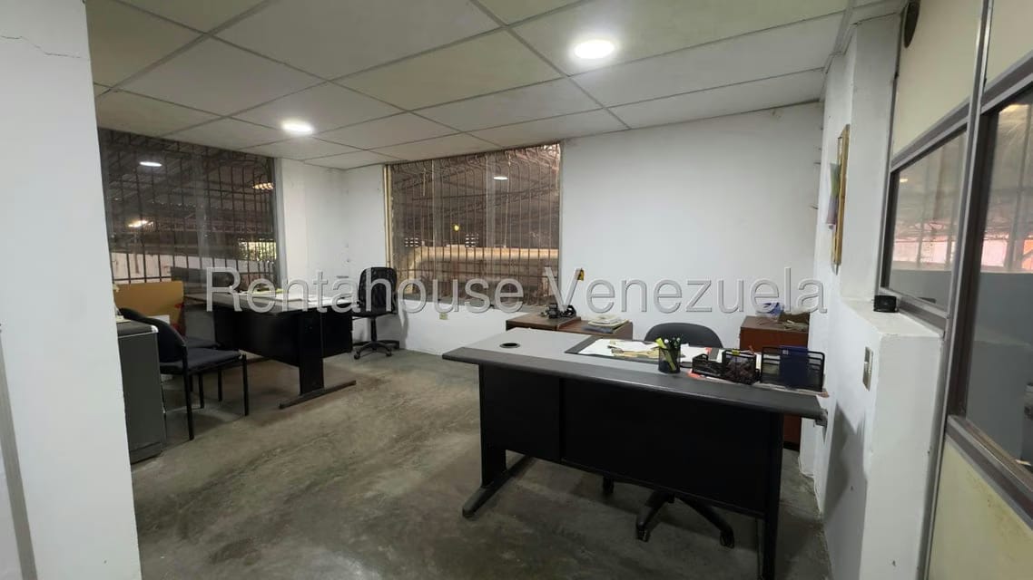 Comercial (Local Comercial) en Venta en Parque Caiza, Distrito Metropolitano - 27