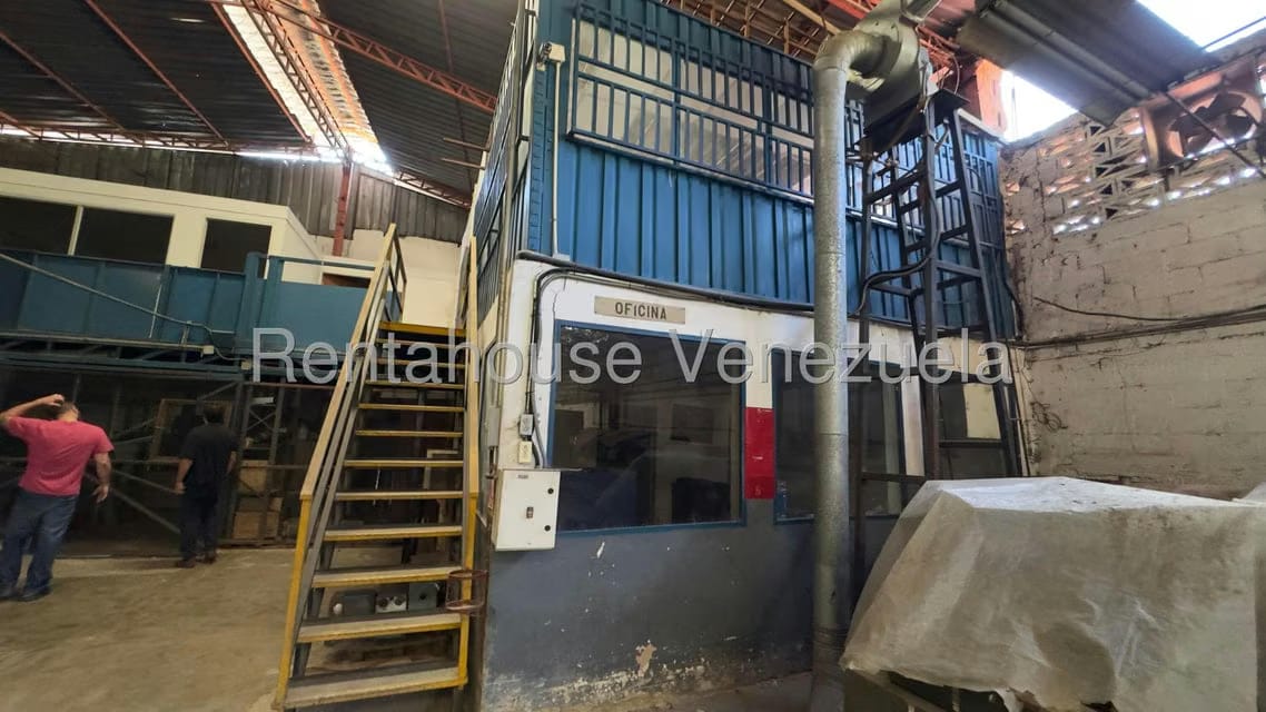 Comercial (Local Comercial) en Venta en Parque Caiza, Distrito Metropolitano - 31