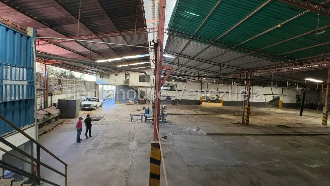 Comercial (Local Comercial) en Venta en Parque Caiza, Distrito Metropolitano - 33