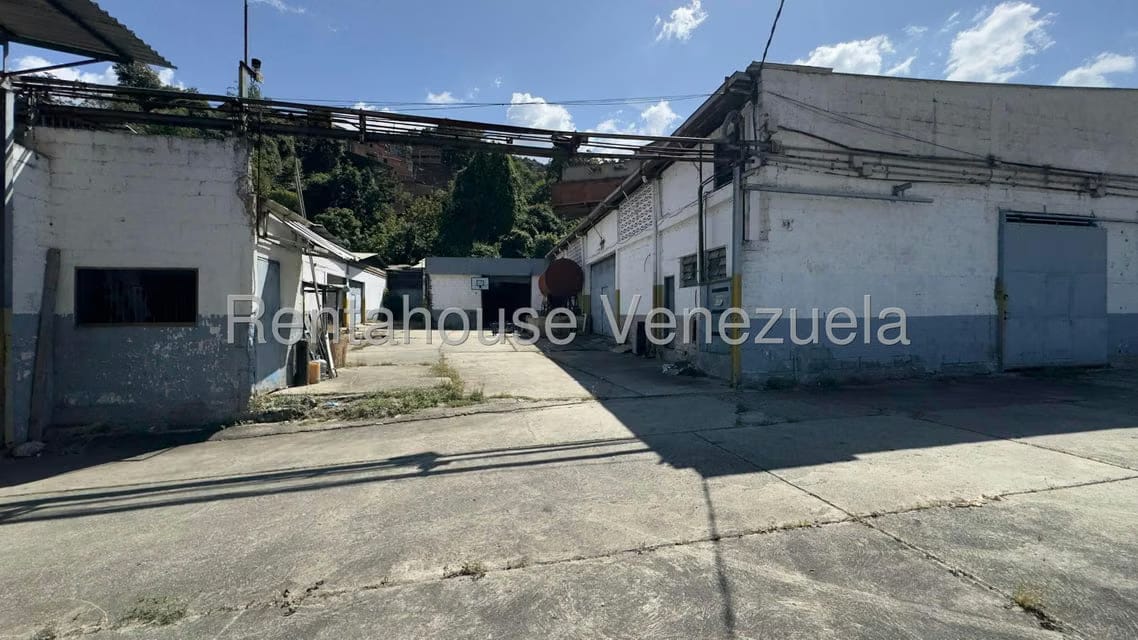 Comercial (Local Comercial) en Venta en Parque Caiza, Distrito Metropolitano - 6