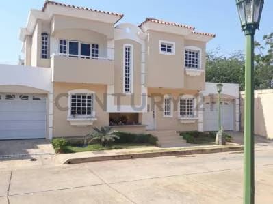 Alquiler Town House Villa Palma Dorada