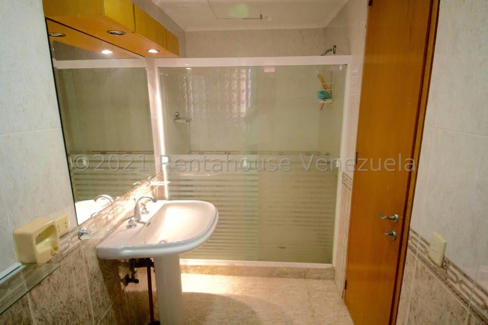 Apartamento (Duplex) en Venta en Los Samanes, Distrito Metropolitano - 26