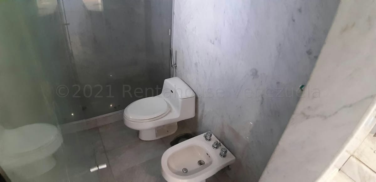 Apartamento (Duplex) en Venta en Los Samanes, Distrito Metropolitano - 9