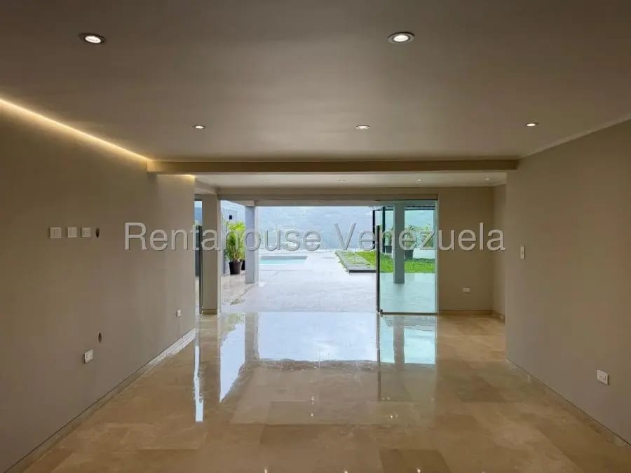 Casa en Venta en Santa Paula Caracas - 3