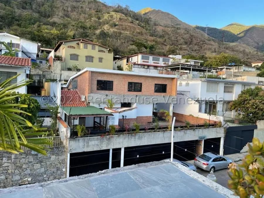 Casa en Venta en El Marqués Caracas - 2