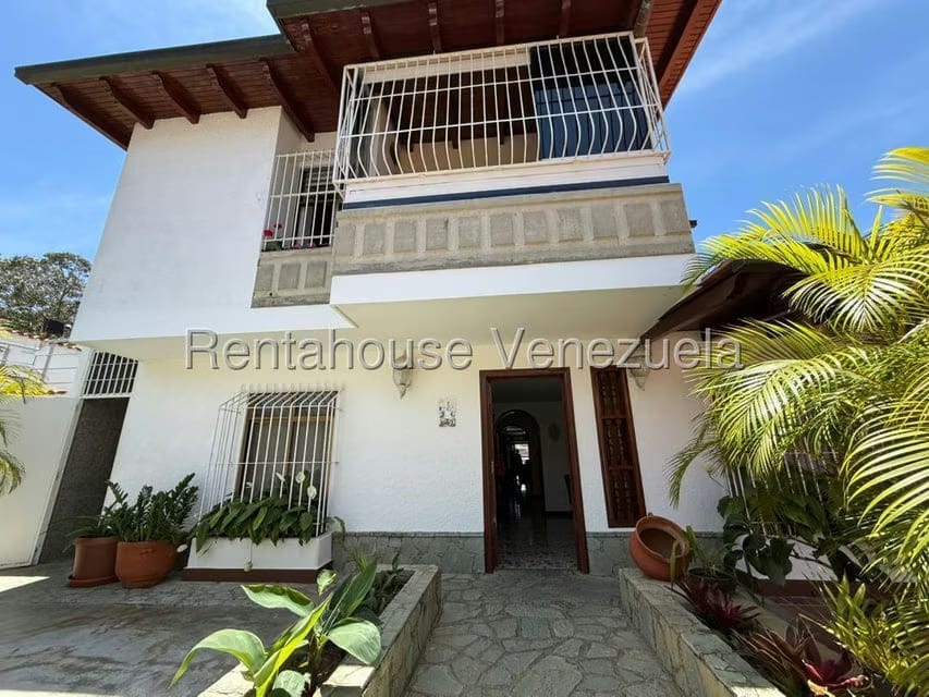 Casa (Duplex) en Venta en Los Naranjos del Cafetal, Distrito Metropolitano