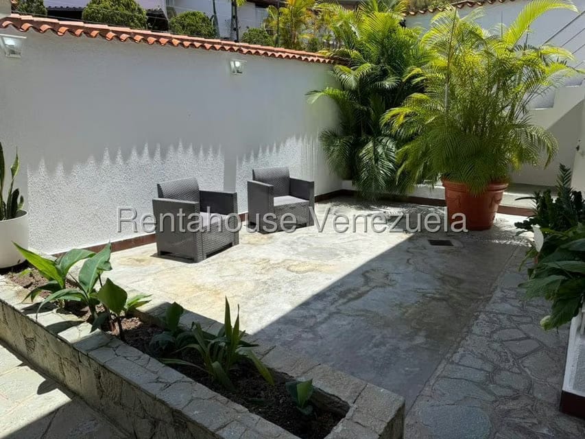 Casa (Duplex) en Venta en Los Naranjos del Cafetal, Distrito Metropolitano - 3