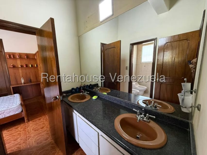 Casa (Duplex) en Venta en Los Naranjos del Cafetal, Distrito Metropolitano - 36