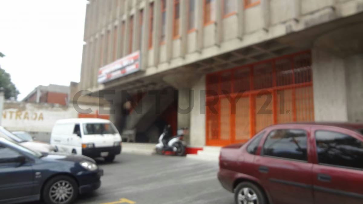 Alquiler de Excelente local industrial La Yaguara, Av. Ppl. Antimano - 2