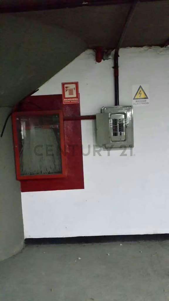 Alquiler de Excelente local industrial La Yaguara, Av. Ppl. Antimano - 13