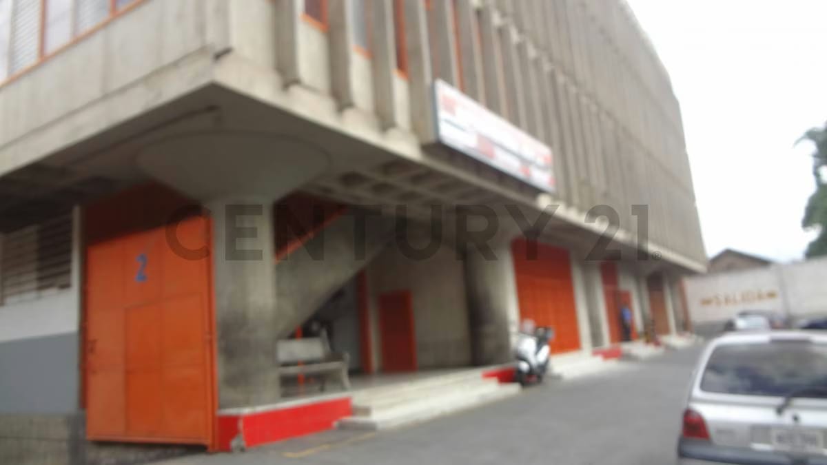 Alquiler de Excelente local industrial La Yaguara, Av. Ppl. Antimano - 4