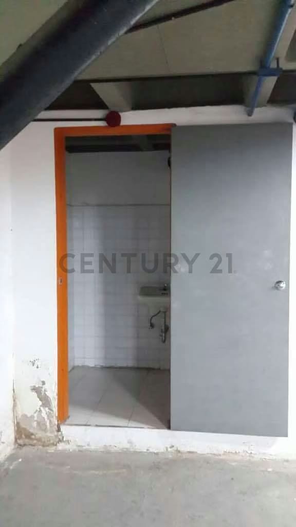 Alquiler de Excelente local industrial La Yaguara, Av. Ppl. Antimano - 7