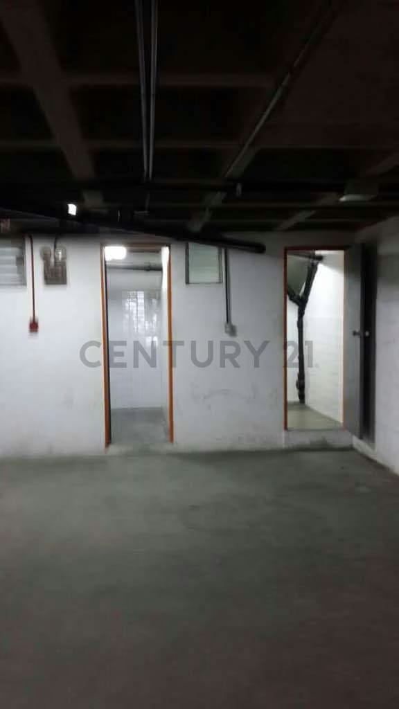 Alquiler de Excelente local industrial La Yaguara, Av. Ppl. Antimano - 9