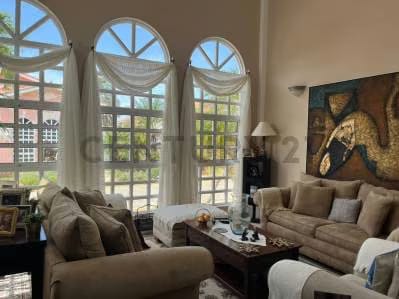 Venta de Lujosa Residencia en urbanizacion exclusiva. - 3