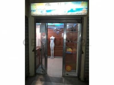 EXCELENTE LOCAL COMERCIAL EN VENTA CON FONDO DE COMERCIO - 2