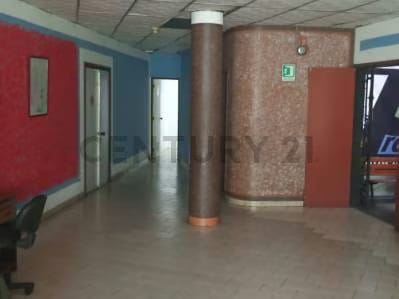 Se vende local comercial C.C. El Llanito IZ