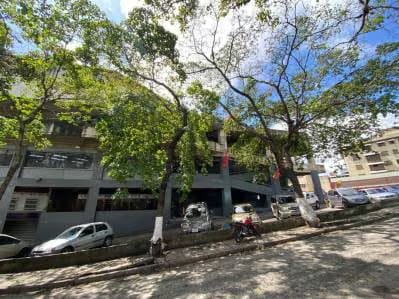 Se vende local comercial C.C. El Llanito IZ - 2