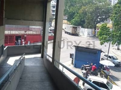 Se vende local comercial C.C. El Llanito IZ - 3