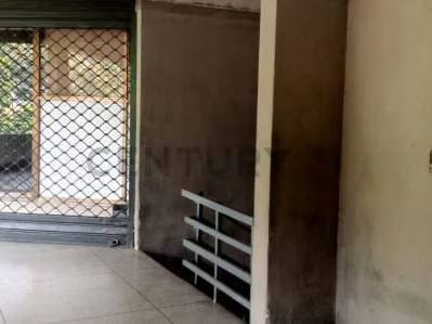 Se vende local comercial C.C. El Llanito IZ - 4