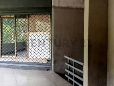 Se vende local comercial C.C. El Llanito IZ - 5