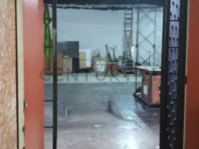 Se vende local comercial C.C. El Llanito IZ - 7