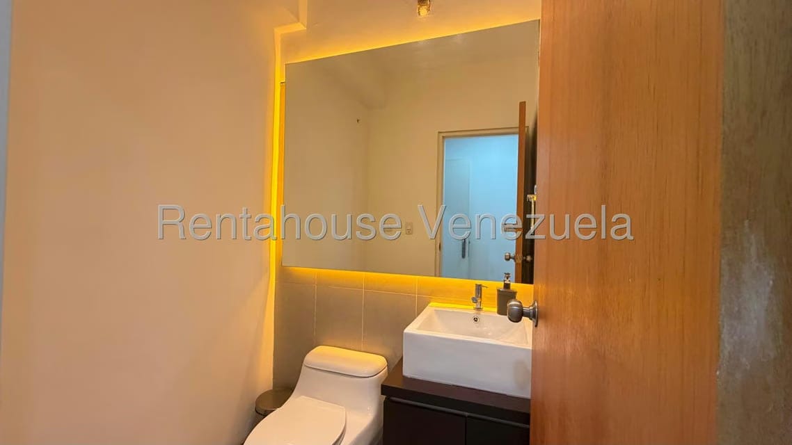 Apartamento (1 Nivel) en Venta en Solar del Hatillo, Distrito Metropolitano - 23