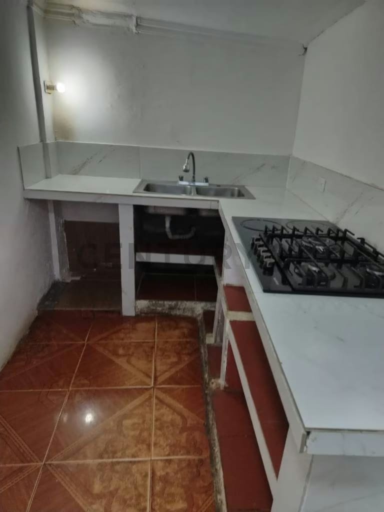 Se vende apartamento en residencias Santa Monica KM 4 - 4