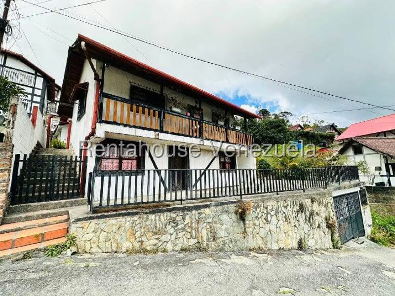 Casa (Colonial) en Venta en La Colonia Tovar, Aragua