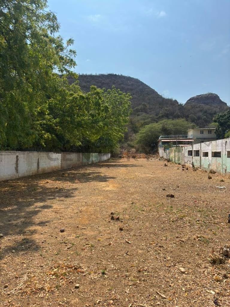 TERRENO en venta colinas de neveri - 2