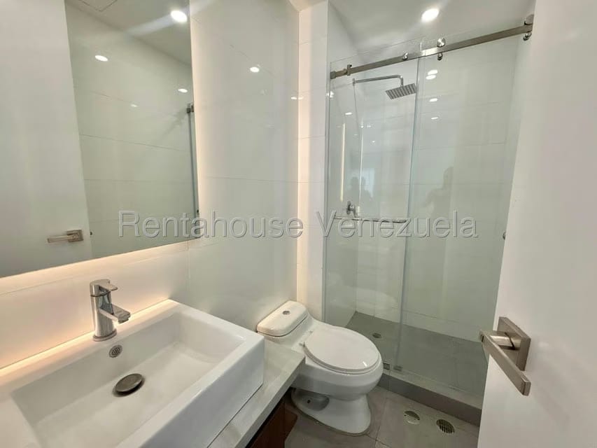 Apartamento (1 Nivel) en Alquiler en Los Naranjos de Las Mercedes, Distrito Metropolitano - 16