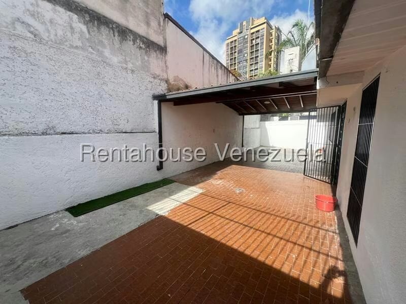 Casa (Duplex) en Alquiler en La Trinidad, Distrito Metropolitano - 12