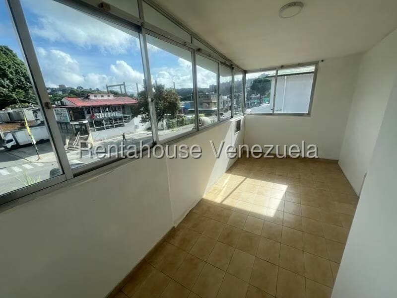 Casa (Duplex) en Alquiler en La Trinidad, Distrito Metropolitano - 16
