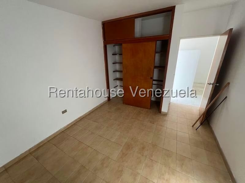 Casa (Duplex) en Alquiler en La Trinidad, Distrito Metropolitano - 19