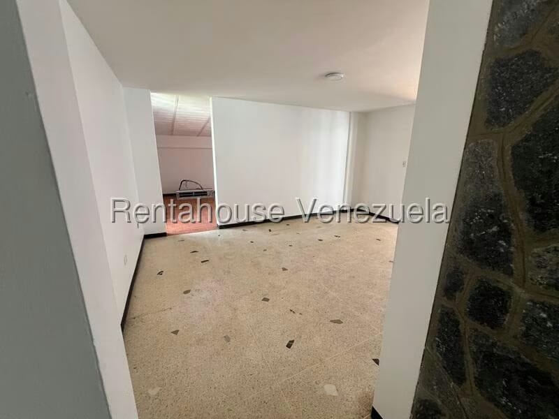 Casa (Duplex) en Alquiler en La Trinidad, Distrito Metropolitano - 31