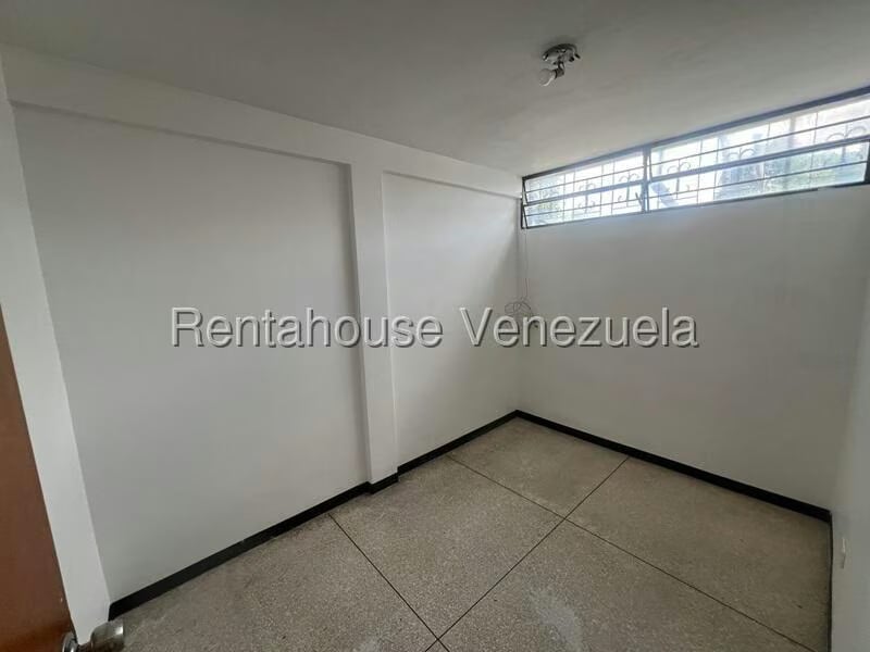 Casa (Duplex) en Alquiler en La Trinidad, Distrito Metropolitano - 5