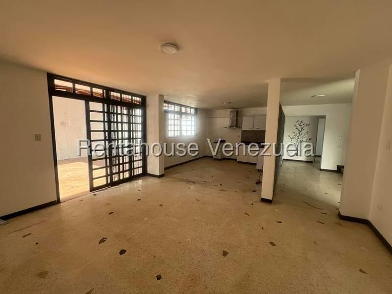 Casa (Duplex) en Alquiler en La Trinidad, Distrito Metropolitano - 7