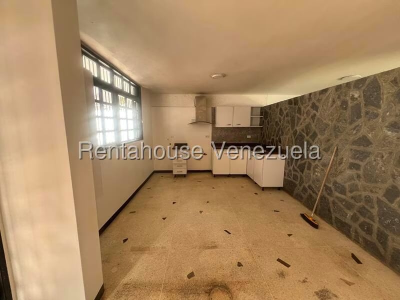 Casa (Duplex) en Alquiler en La Trinidad, Distrito Metropolitano - 8