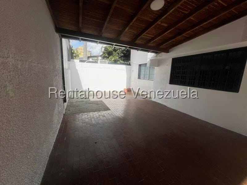 Casa (Duplex) en Alquiler en La Trinidad, Distrito Metropolitano - 10