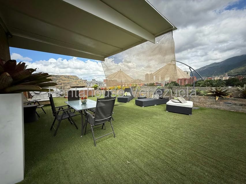 Apartamento (Penthouse) en Venta en Los Chorros, Distrito Metropolitano - 90