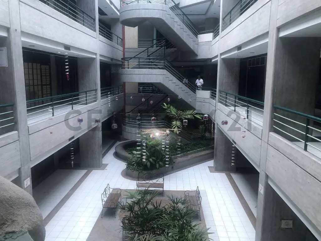 Local de 27.35 mts2 en alquiler en el CC El Refugio. - 7