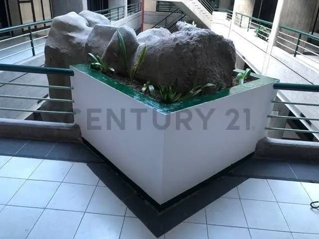 Local de 27.35 mts2 en alquiler en el CC El Refugio. - 8