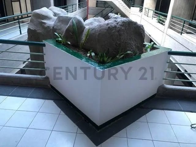 Local de 27.35 mts2 en alquiler en el CC El Refugio. - 8