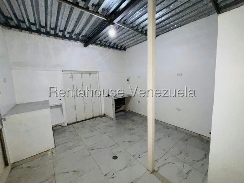 Comercial (Local Comercial) en Alquiler en La Rosa, Miranda - 4