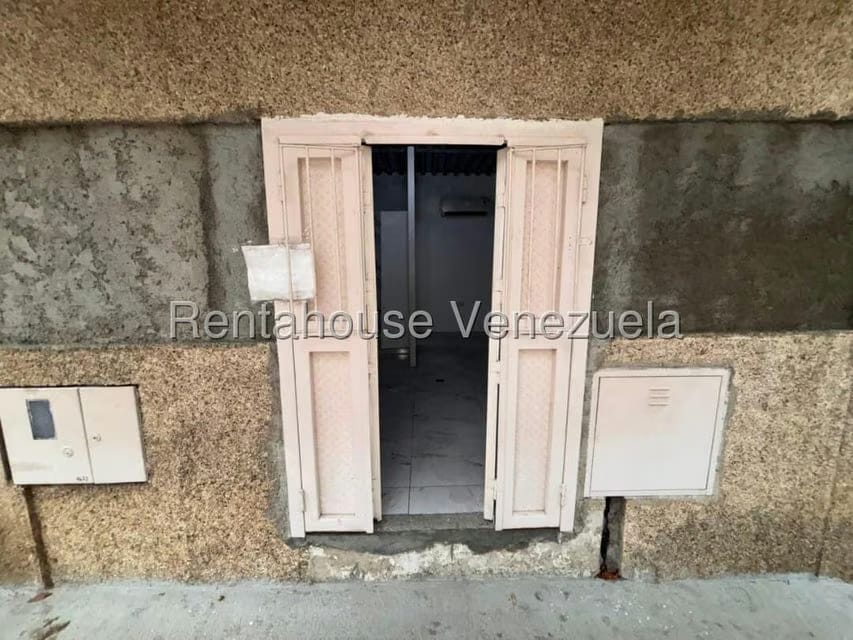 Comercial (Local Comercial) en Alquiler en La Rosa, Miranda - 7