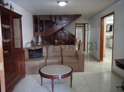 Comoda, amplia y bonita casa - 2