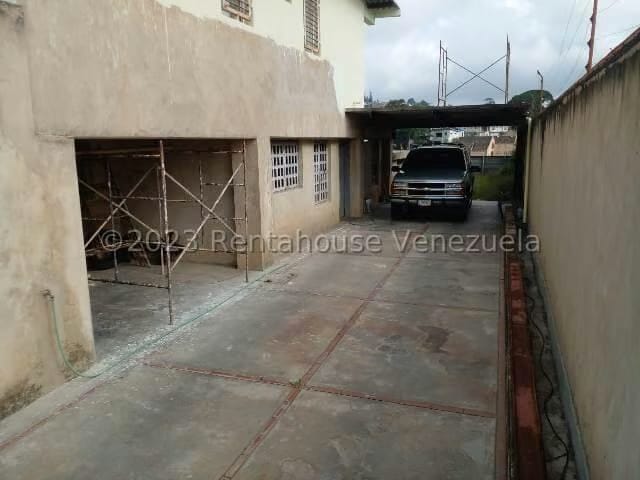 Casa (Duplex) en Venta en El Hatillo, Distrito Metropolitano - 34
